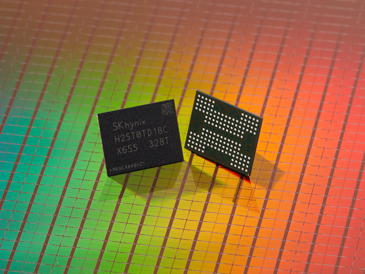 World's first 321-layer NAND