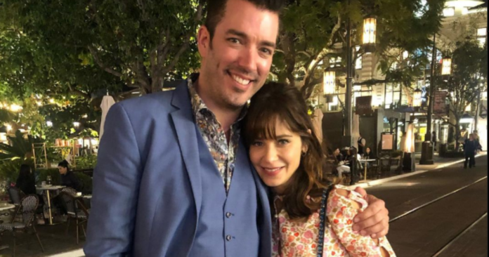 Zooey Deschanel is engaged