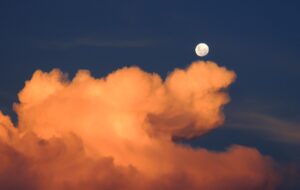 10 Unique characteristics of the moon