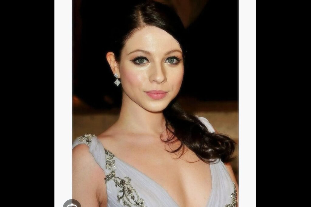 Actress Michelle Trachtenberg, known for Buffy the Vampire Slayer and Gossip Girl, has passed away at 39. Fans and colleagues mourn her loss. Instagram/michelletrachtenberg